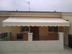 Toldos con brazo extensible
